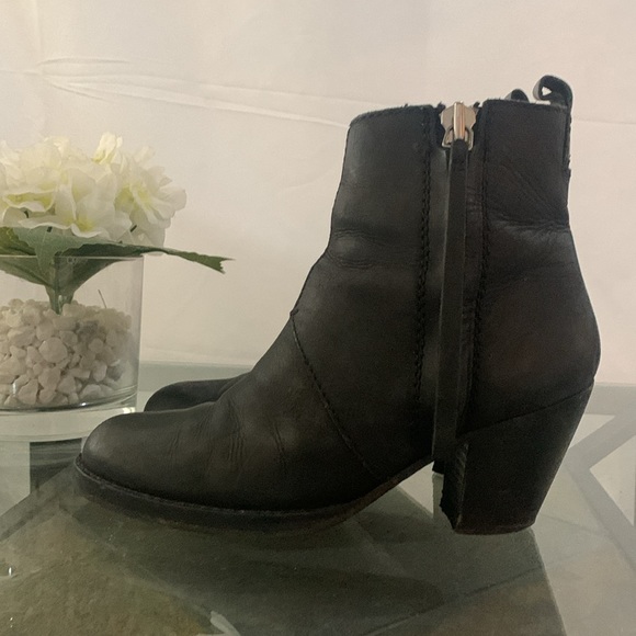 Acne Studios Black Ankle Pistol Boots - Picture 13 of 14